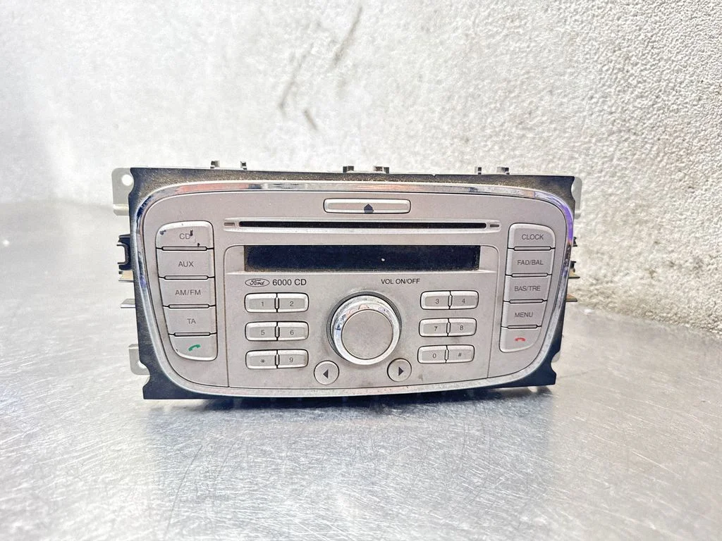 Radio/CD/DVD atskaņotājs/navigācija 10R023539