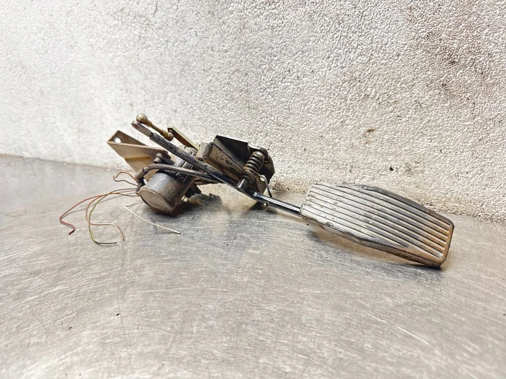 Accelerator throttle pedal 0205001042