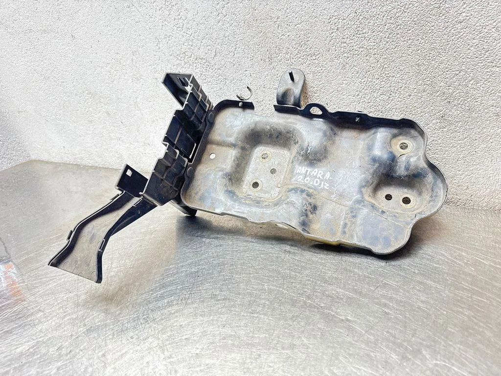 Battery bracket