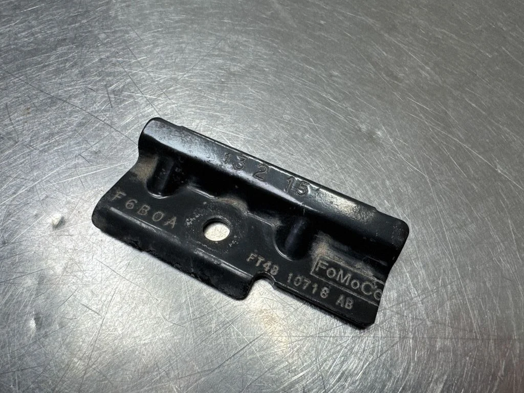 Battery bracket FT4B10718