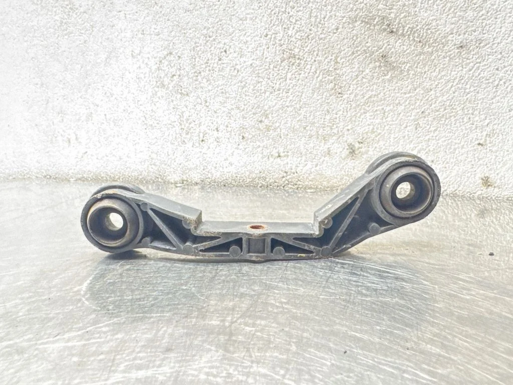 Air filter cleaner box bracket assembly – Opel Zafira B (2005-2014)