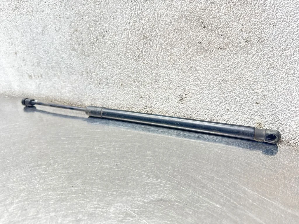 Pakiruumi luugi amortisaator 13321298
