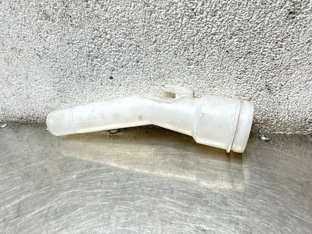 Window washer liquid tank fill tube – Opel Astra H (2004-2012)
