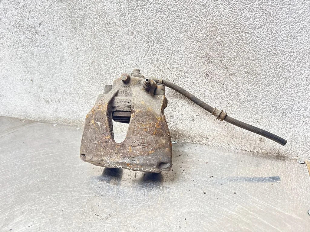 Front brake caliper – front left