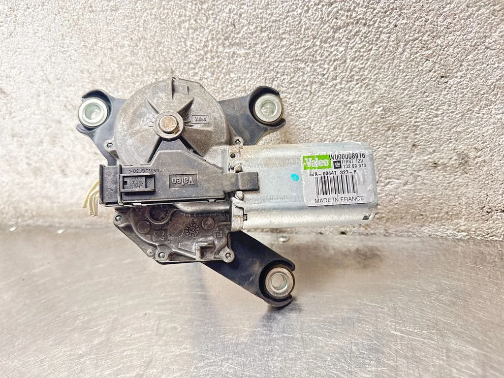 Rear window wiper motor – Opel Insignia A (2008-2017)