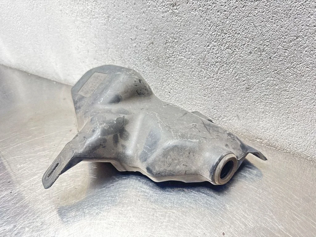 Windshield washer fluid reservoir/tank – Opel Astra H (2004-2012)