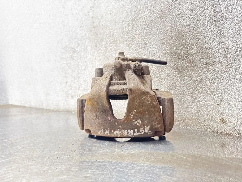 Front brake caliper – front left