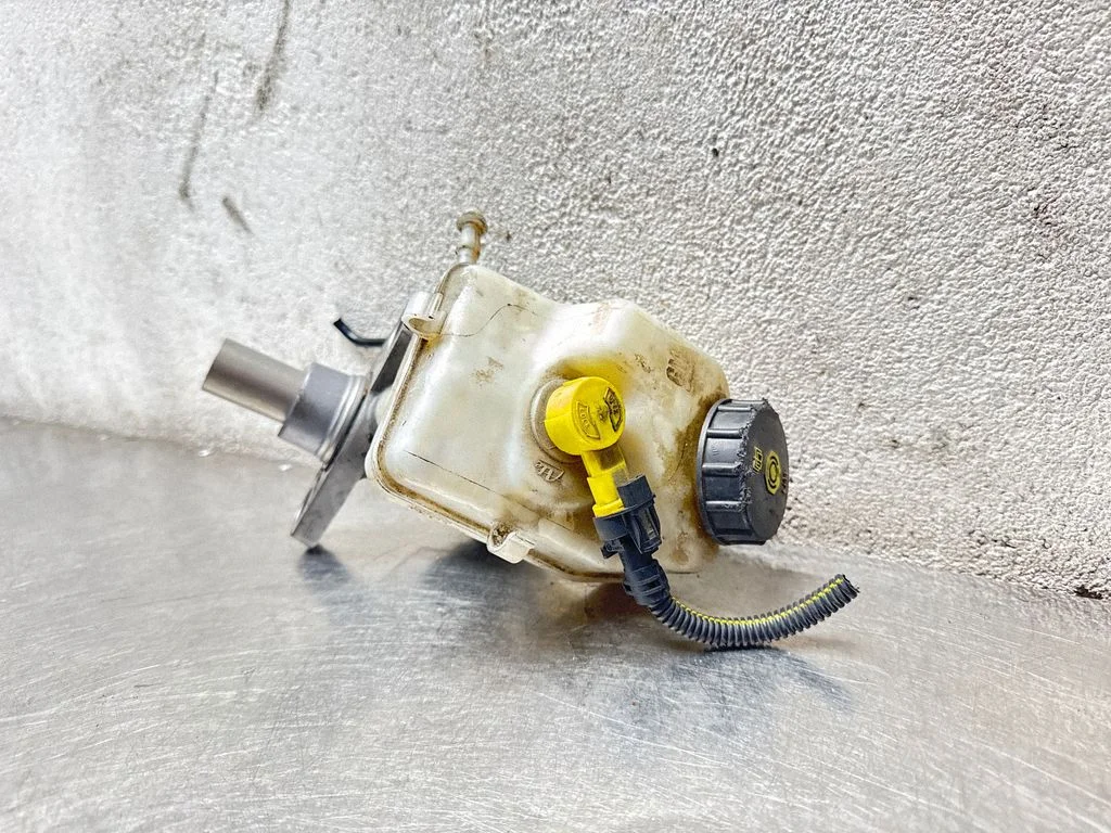 Master brake cylinder – Opel Insignia A (2008-2017)