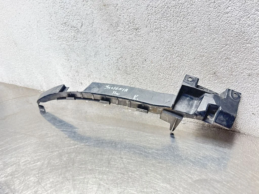 Headlight/headlamp mounting bracket 13250570