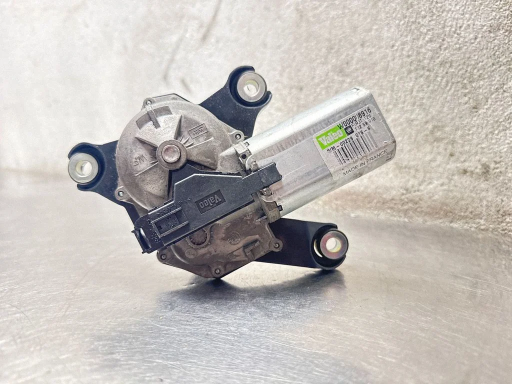 Rear window wiper motor – Opel Insignia A (2008-2017)