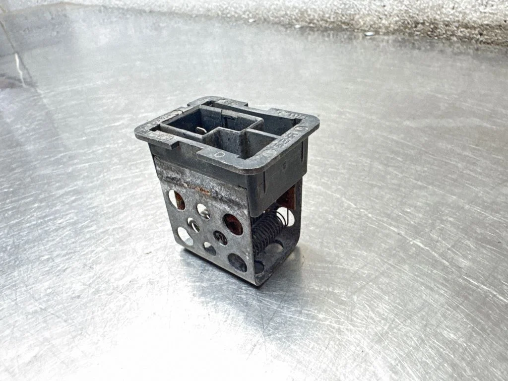 Heater blower motor/fan resistor 90559834