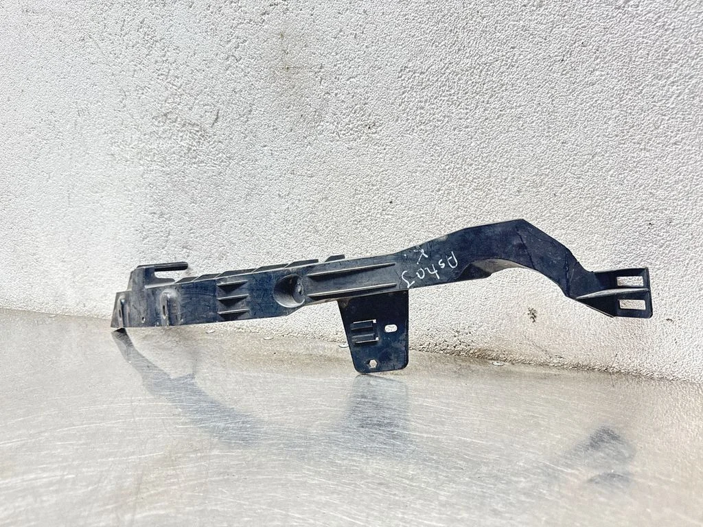 Esitule kinnitusklamber – Opel Astra J (2010-2015)