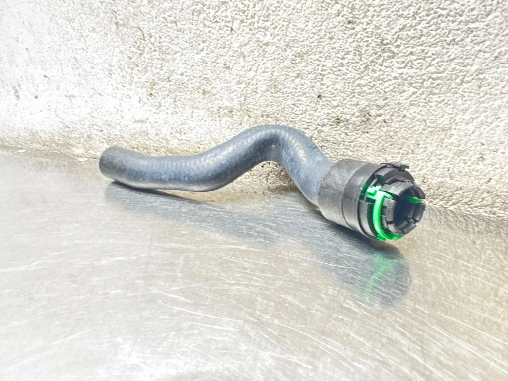 Engine coolant pipe/hose 6818474