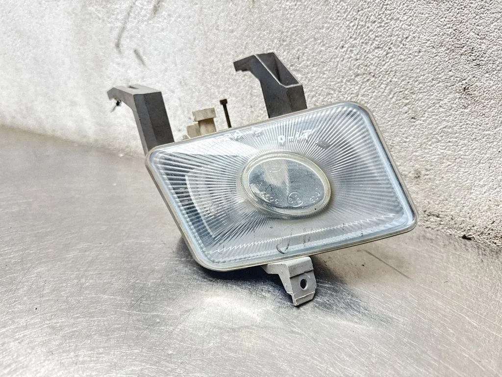 Front fog light 90585029