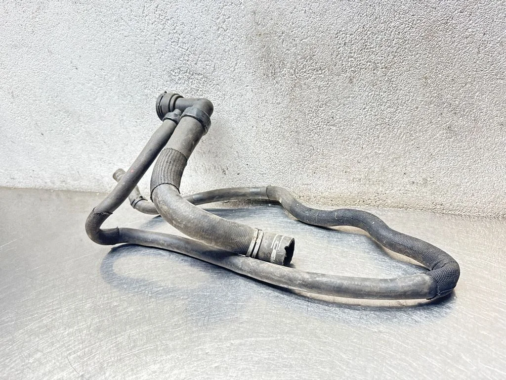 Engine coolant pipe/hose