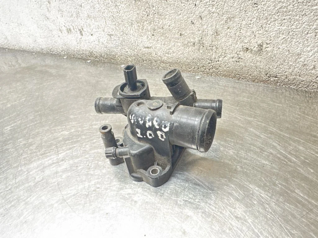 Termostat / obudowa termostatu – Opel Vivaro (2001-2014)