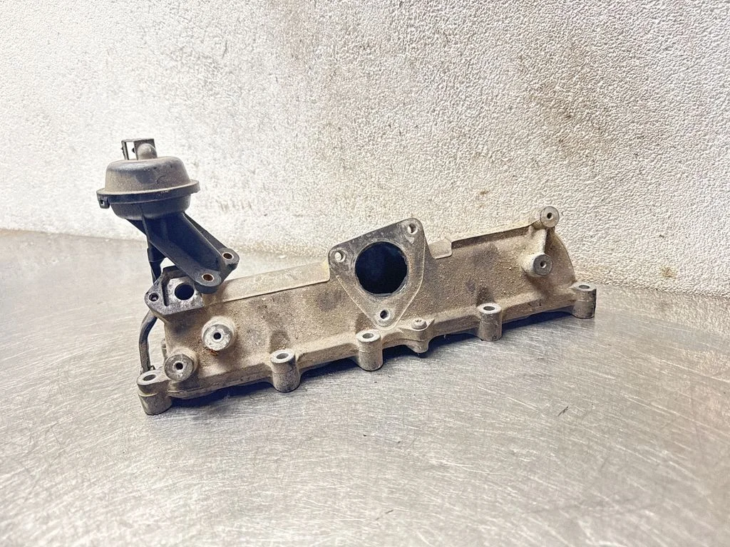 Intake manifold – Opel Astra H (2004-2012)