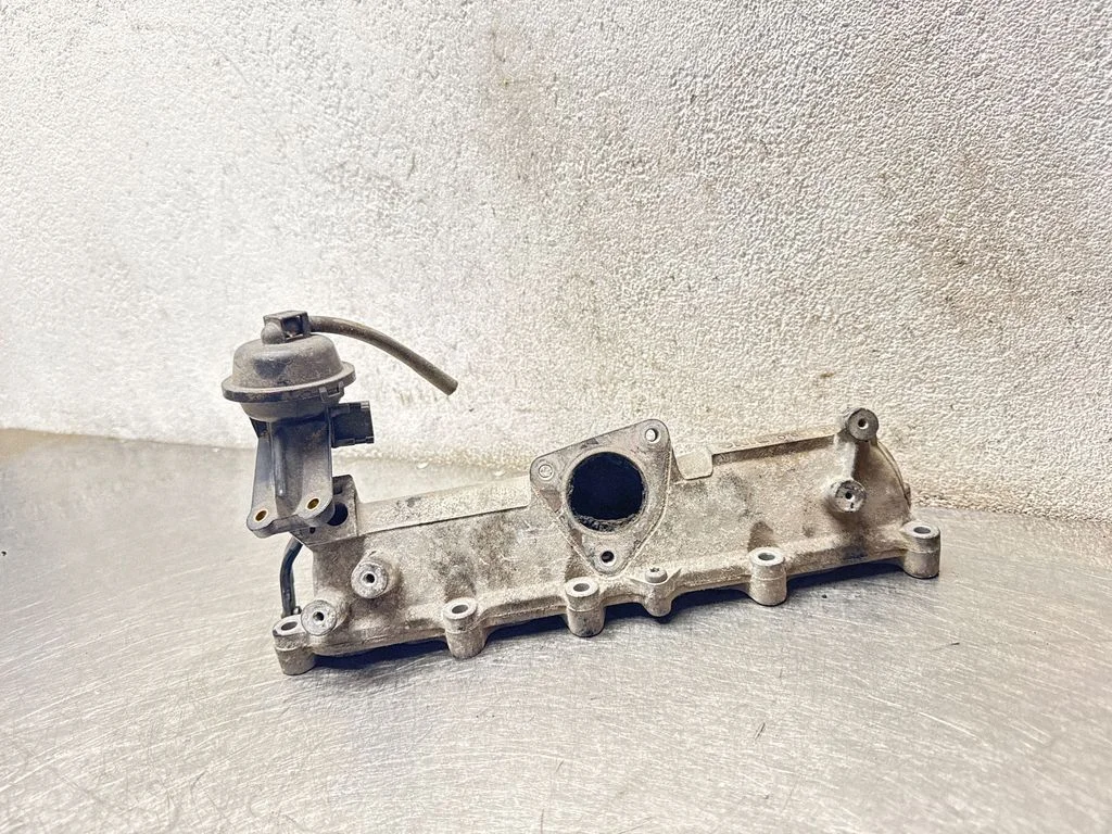 Intake manifold – Opel Astra H (2004-2012)