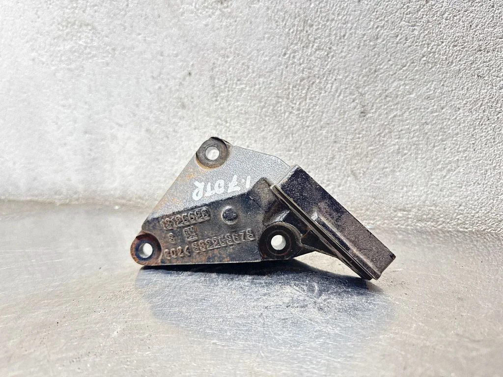 Dzinēja stiprinājuma kronšteins 13125628