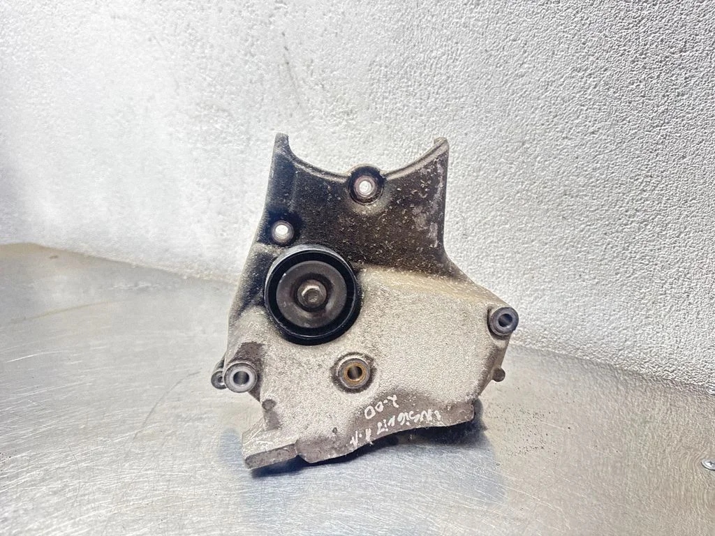 Engine mounting bracket – Opel Insignia A (2008-2017)