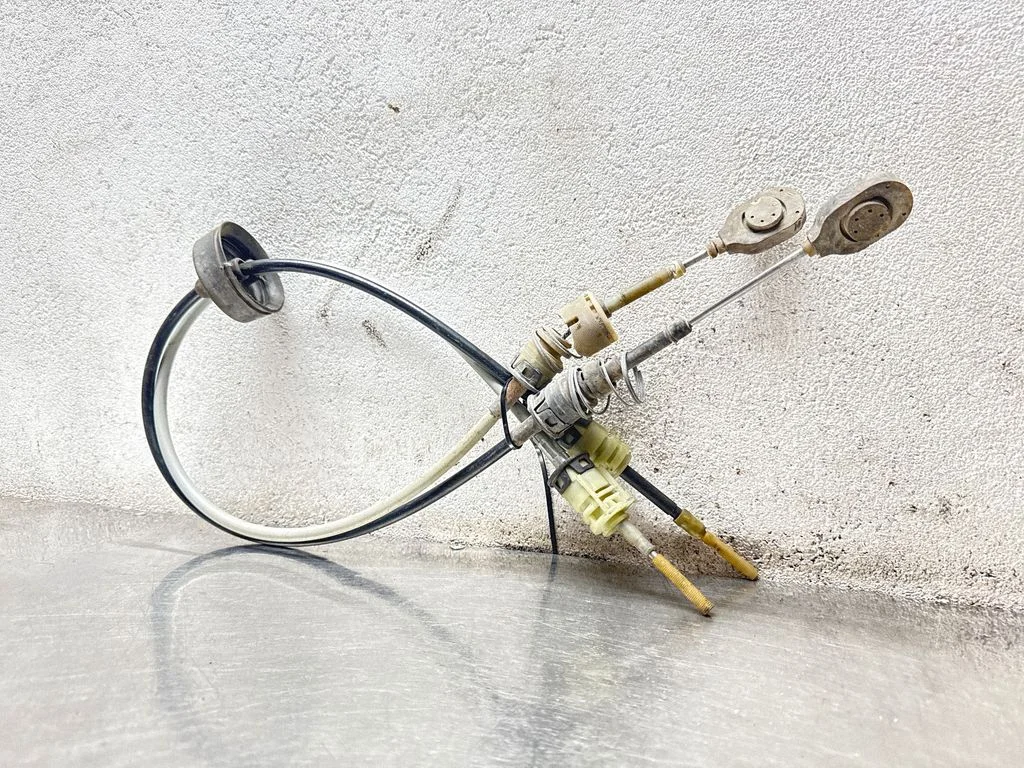 Gear shift cable linkage 13110708
