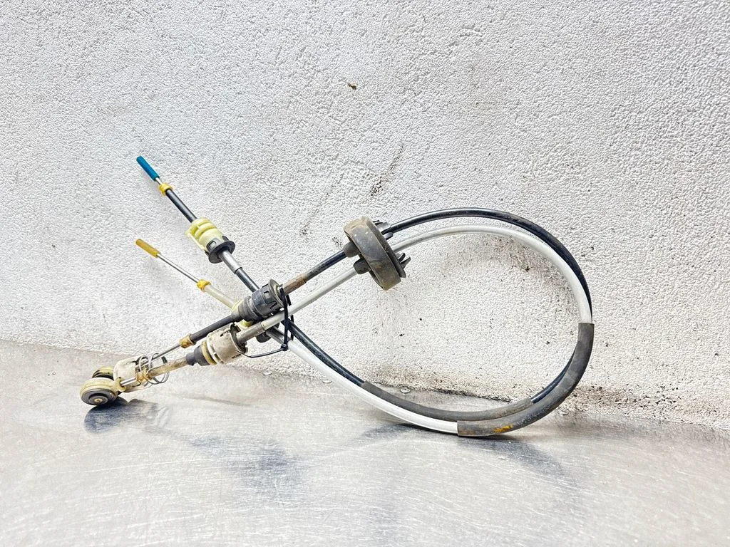 Gear shift cable linkage 55583300