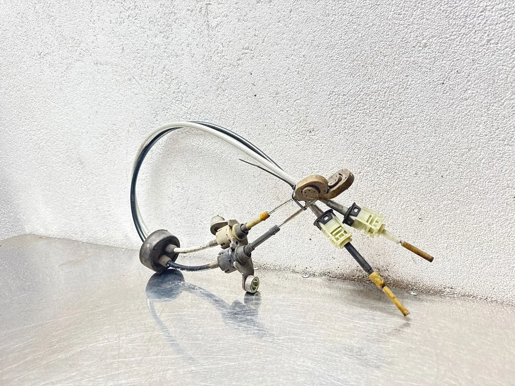 Gear shift cable linkage 13110708