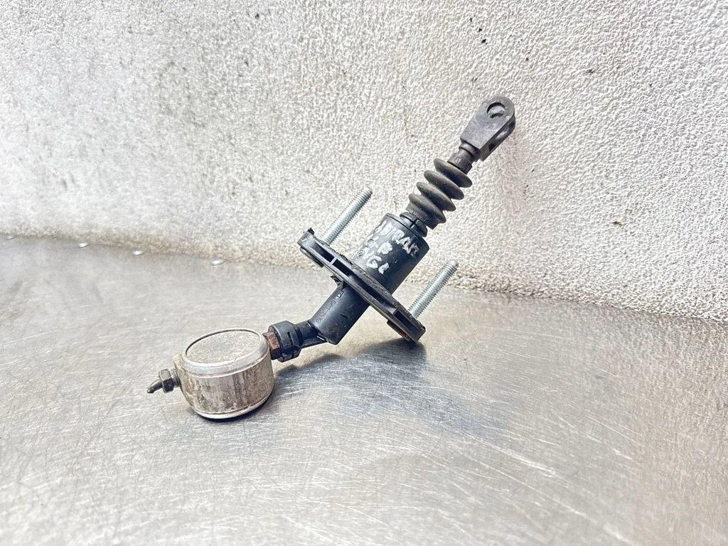 Clutch master cylinder 90581566