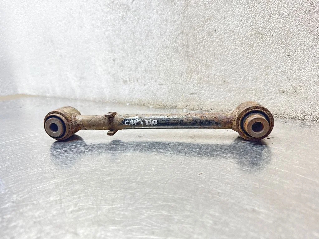 Rear control arm
