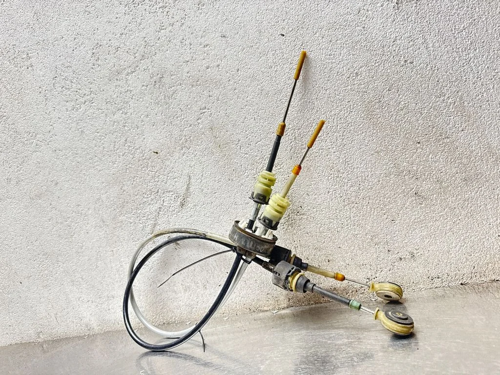 Gear shift cable linkage 55350266