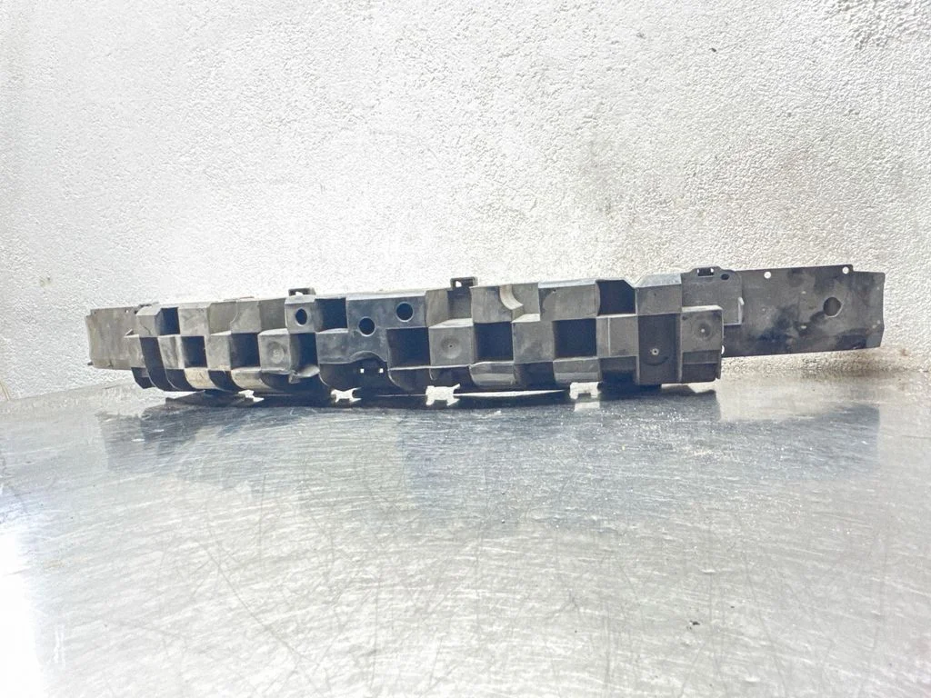 Front bumper cross member 13110340