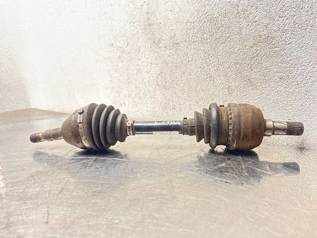 Front driveshaft 13214836