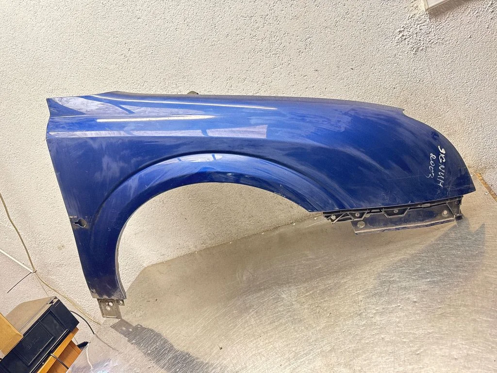 Fender – front right