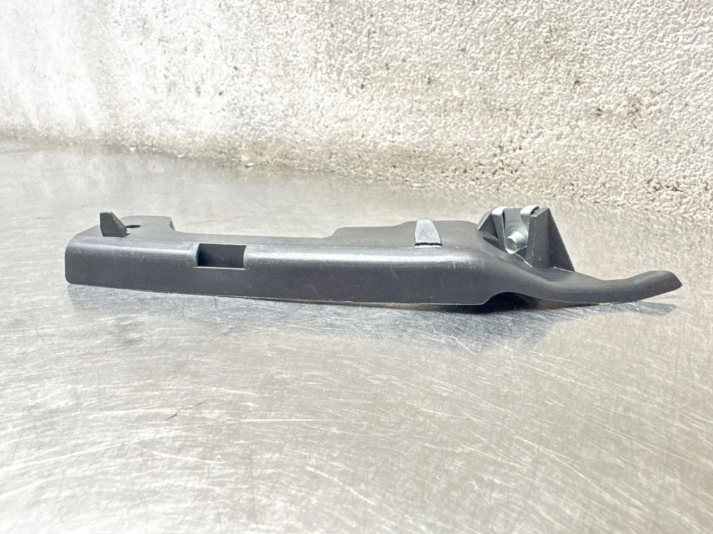 Front bumper mounting bracket 90559499