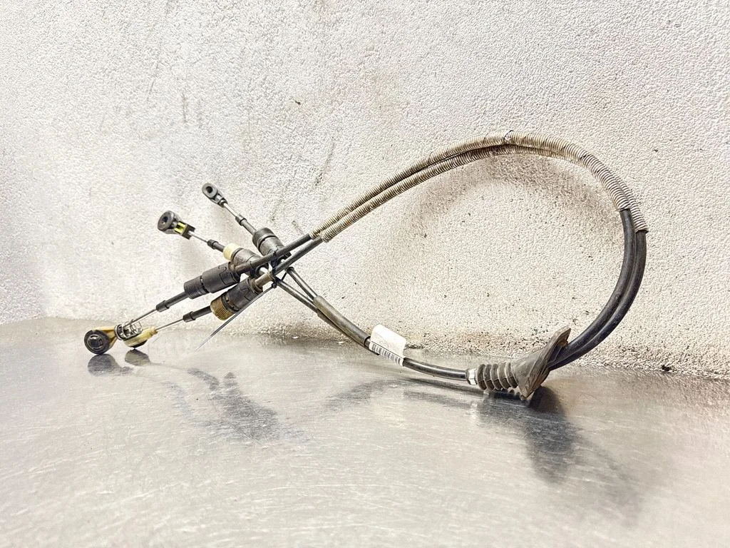 Gear shift cable linkage 31325364