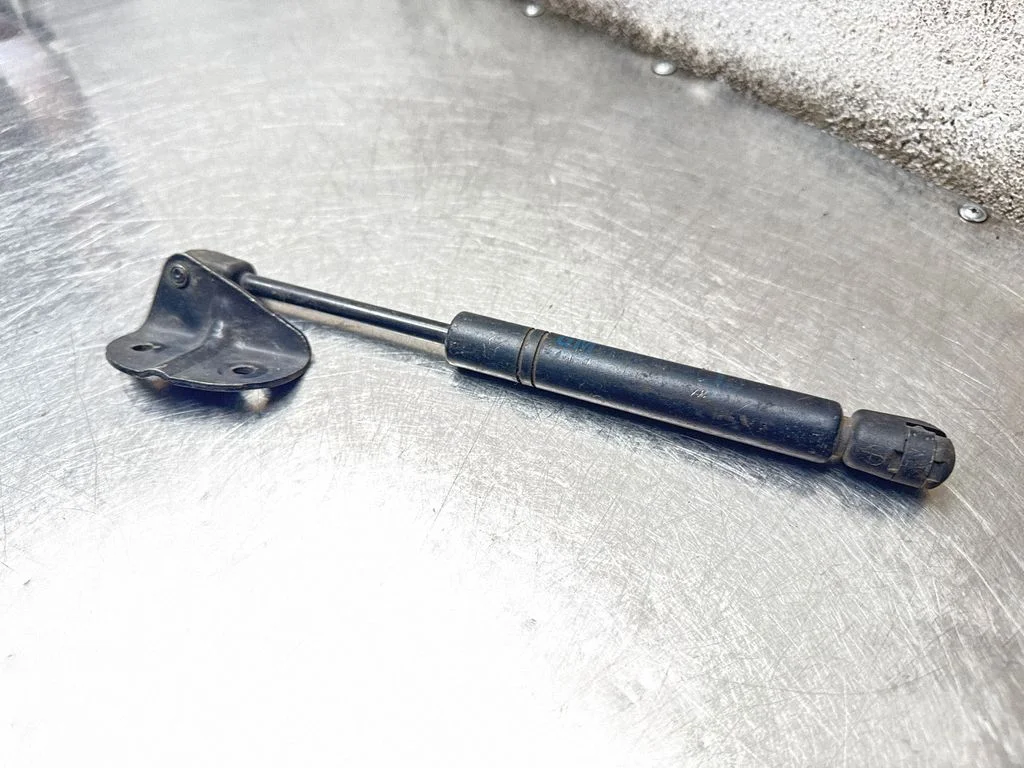 Front bonnet/hood damper/strut 90463721