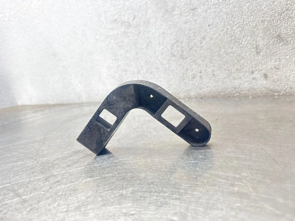 Tagumise kaitseraua kinnitusklamber – Opel Insignia A (2008-2017)