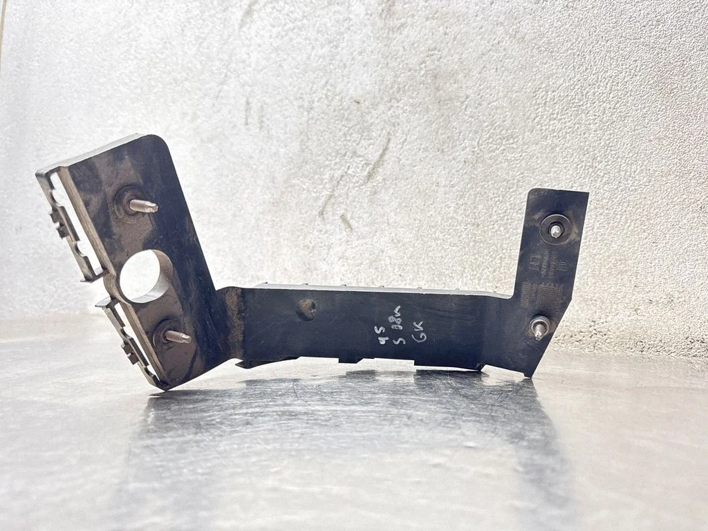 Aizmugurējā bufera turētājs 12756093