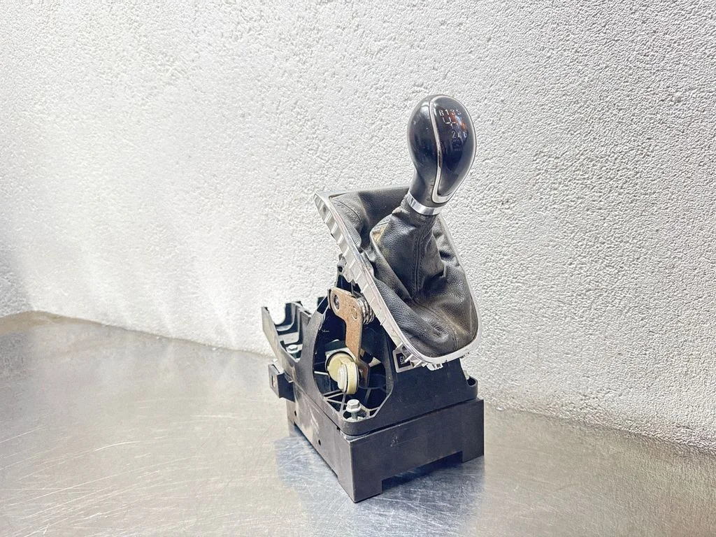 Pavarų perjungimo mechanizmas (kulisa)