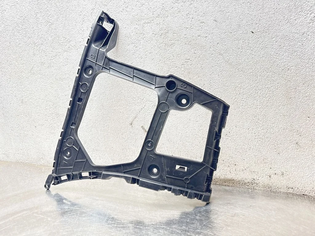 Rear bumper mounting bracket 4M0807453A