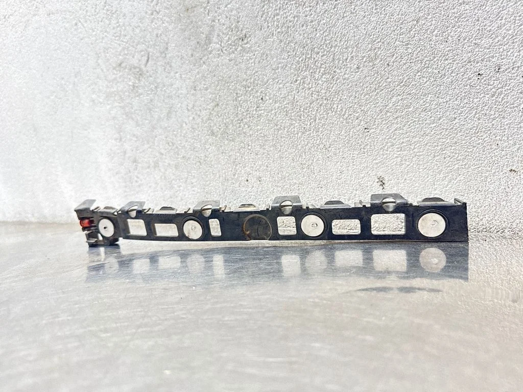 Rear bumper mounting bracket – rear right