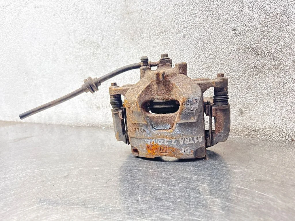 Rear brake caliper – rear right