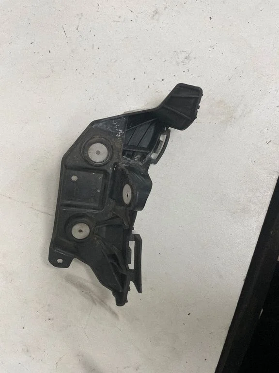 Tagumise kaitseraua kinnitusklamber – Opel Insignia B (2017-)