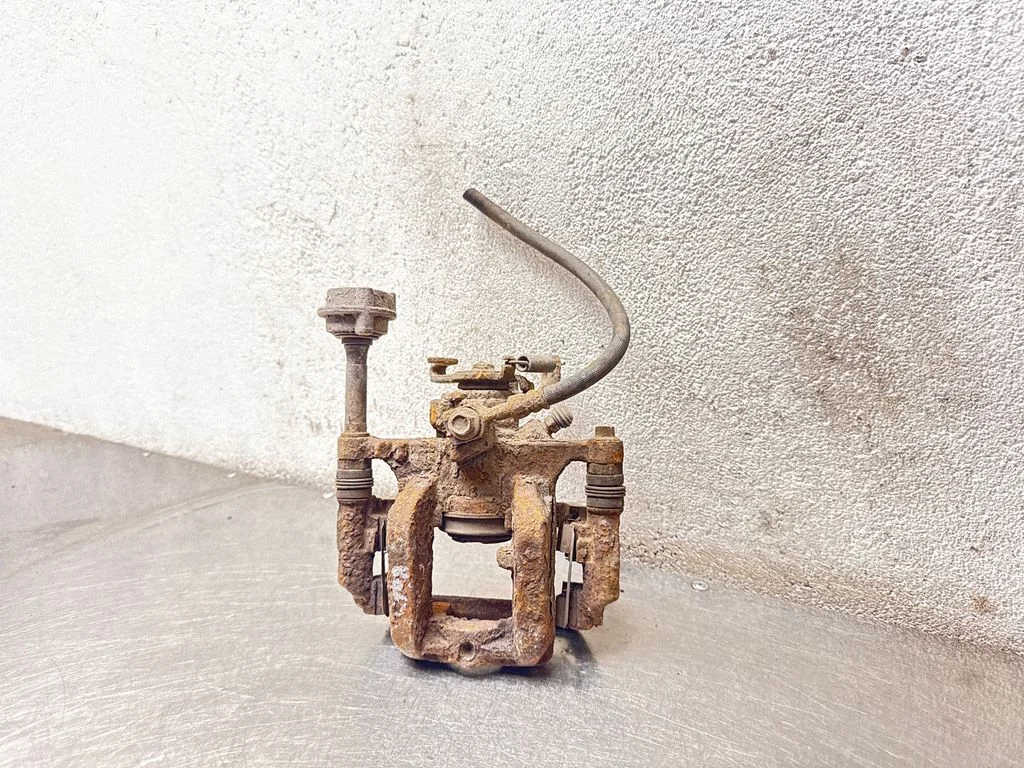 Rear brake caliper