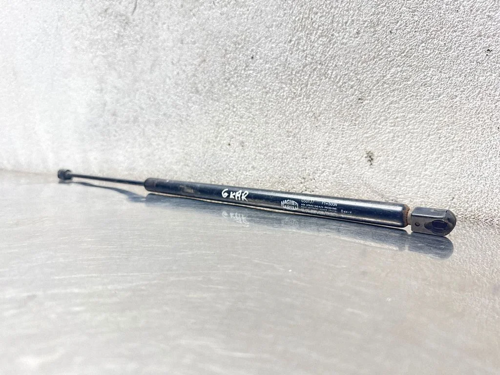 Aizmugurējā vāka amortizators GS0137