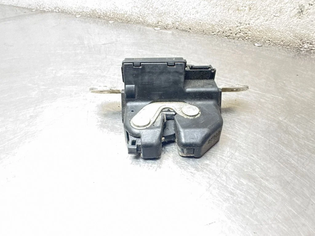 Tailgate/trunk/boot lock/catch/latch 55701971
