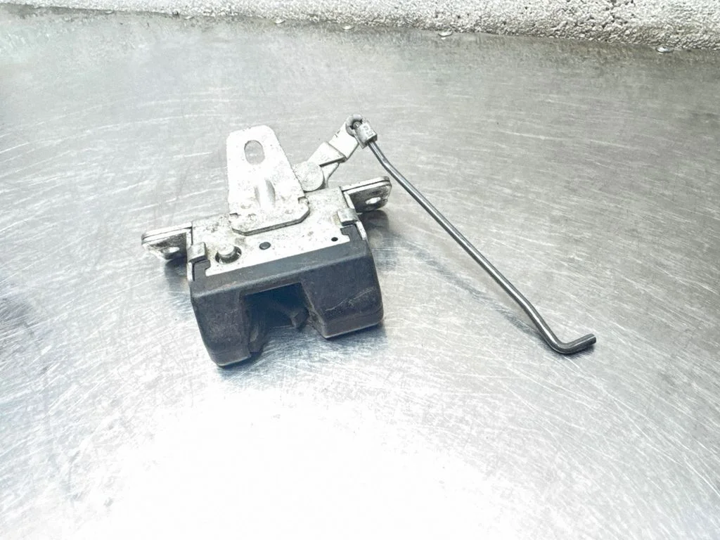 Tagaluugi lukk – Opel Astra H (2004-2012)
