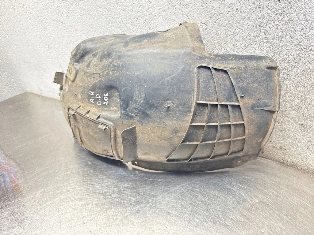 Front wheel arch liner splash guards 13125603