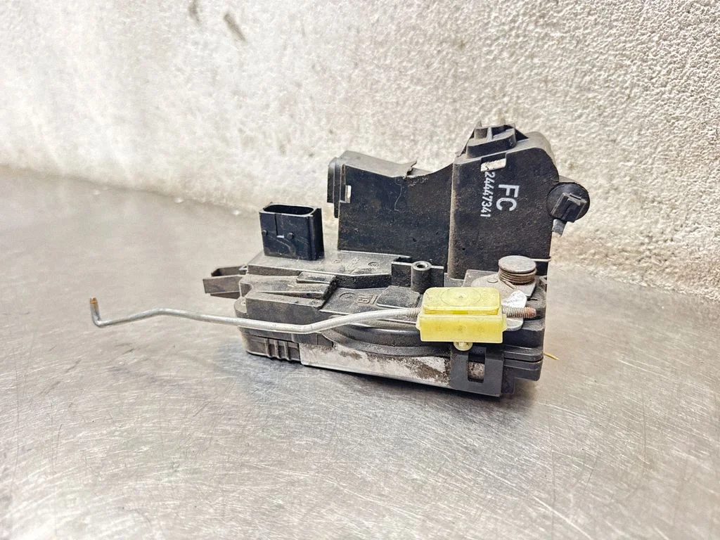 Front door lock – Opel Vectra C (2005-2009)