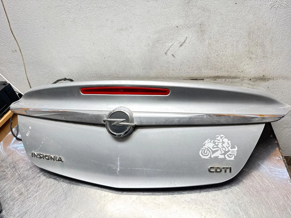 Tagaluuk (pakiruumi) 282A8